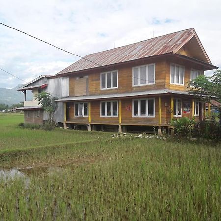 Purabarang Homestay Rantepao Exterior photo