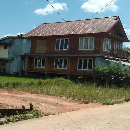 Purabarang Homestay Rantepao Exterior photo