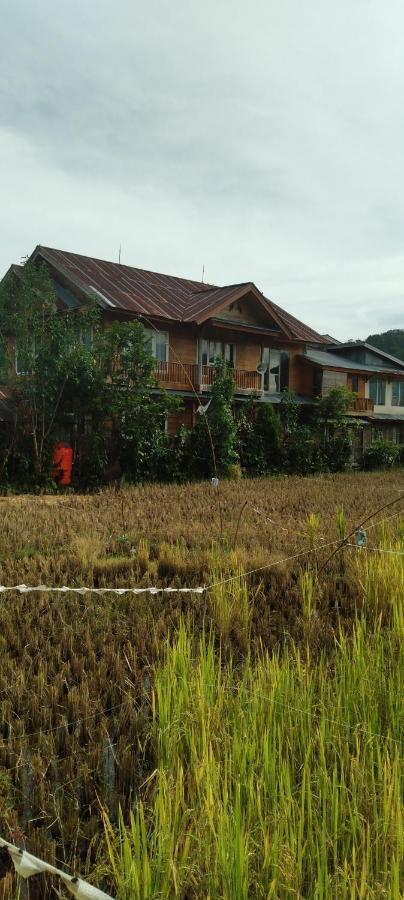 Purabarang Homestay Rantepao Exterior photo