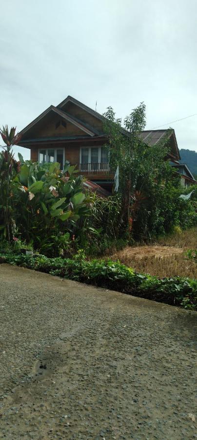 Purabarang Homestay Rantepao Exterior photo