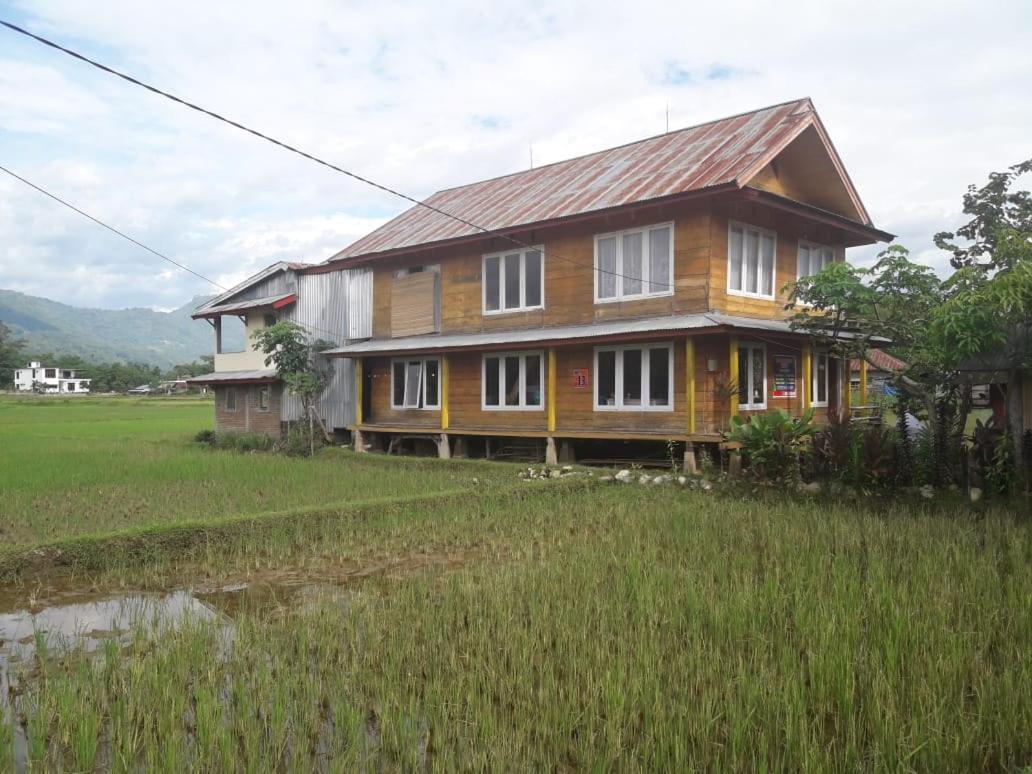 Purabarang Homestay Rantepao Exterior photo